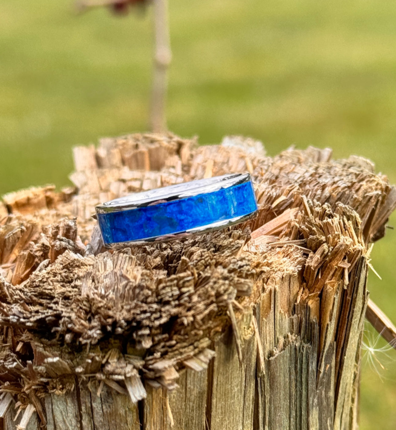 Neon Apatite in Stainless